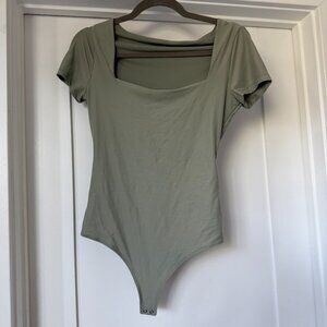 Abercrombie Soft Matte Seamless Short-Sleeve Squareneck Bodysuit